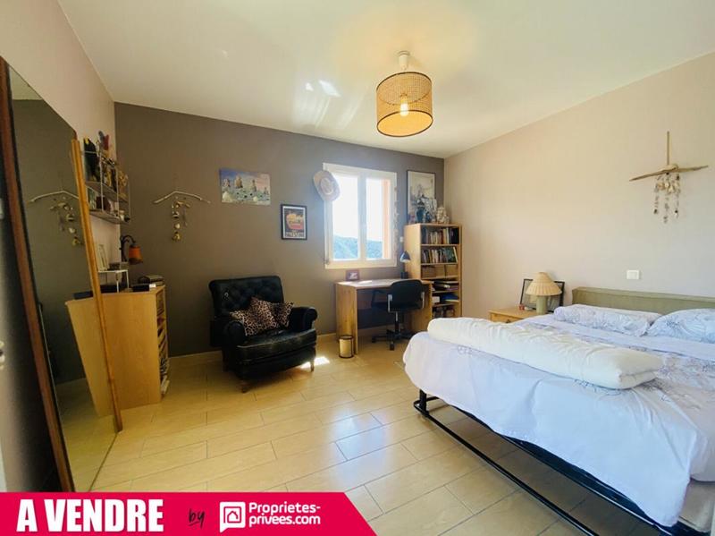 Maison - 182 m² - 5 pièces
