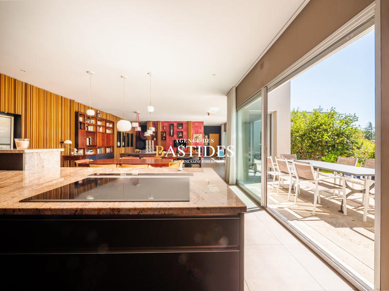 Maison contemporaine - 223 m² - 7 pièces