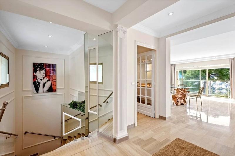 Villa - 250 m² - 7 pièces