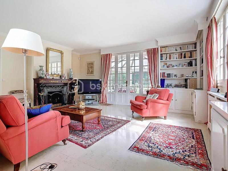 Maison - 207 m² - 6 pièces