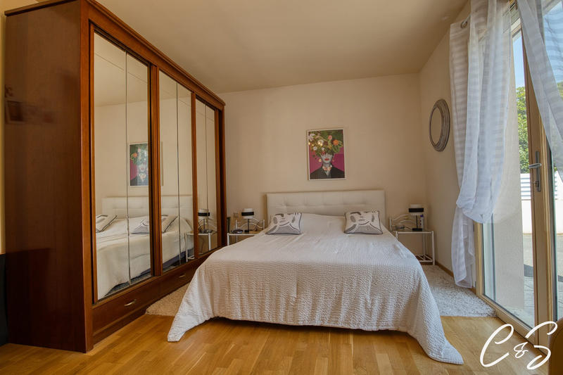 Maison - 215 m² - 6 pièces