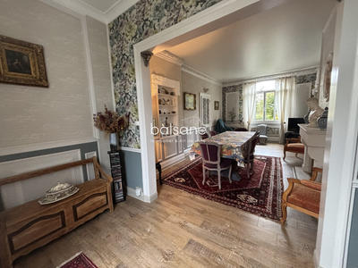 Maison - 180 m² - 8 pièces