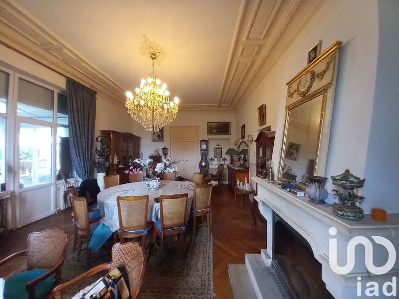 Maison - 300 m² - 12 pièces