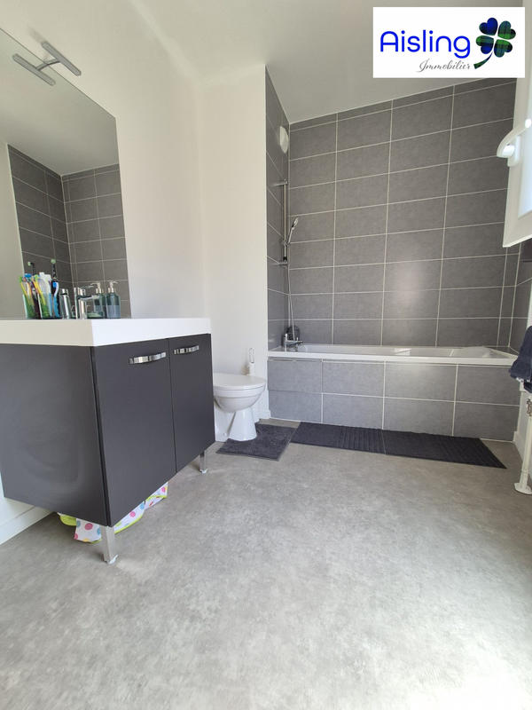 Maison - 93 m² - 4 pièces