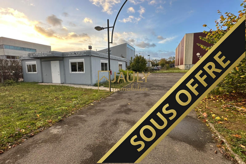 Local commercial - 84 m² - 1 pièce