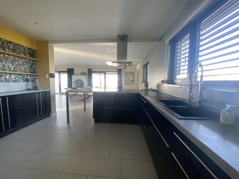 Maison contemporaine - 187 m² - 7 pièces