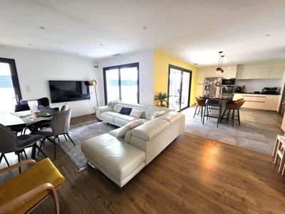 Maison contemporaine - 104 m² - 4 pièces