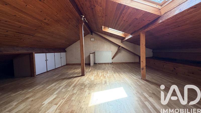 Maison - 180 m² - 9 pièces