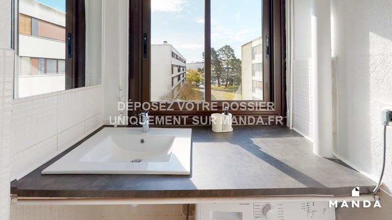 Chambre - 12 m² - 5 pièces