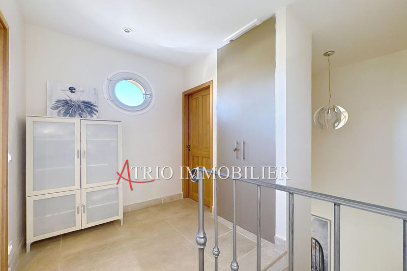 Maison - 200 m² - 5 pièces