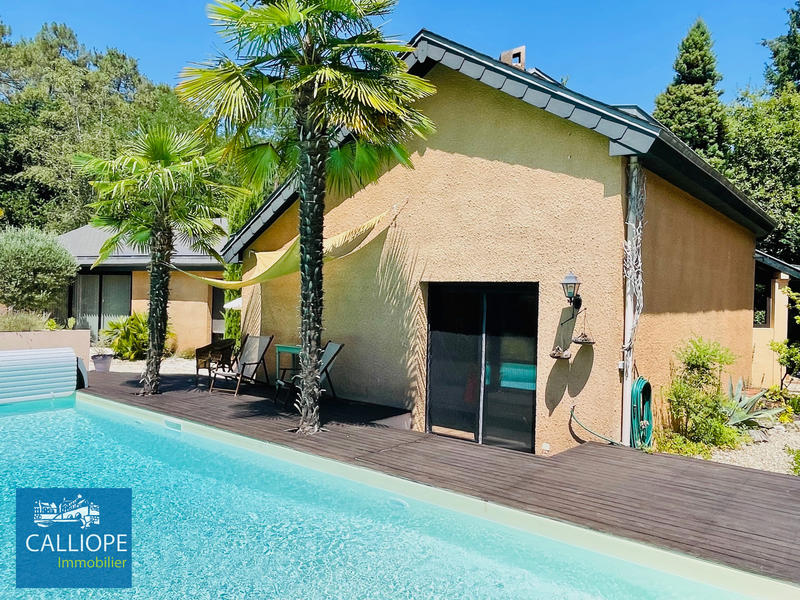 Maison - 208 m² - 8 pièces