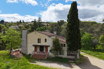 Propriété - 285 m² - 9 pièces