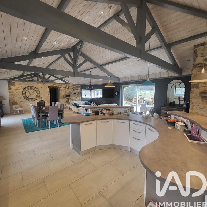 Maison - 200 m² - 5 pièces