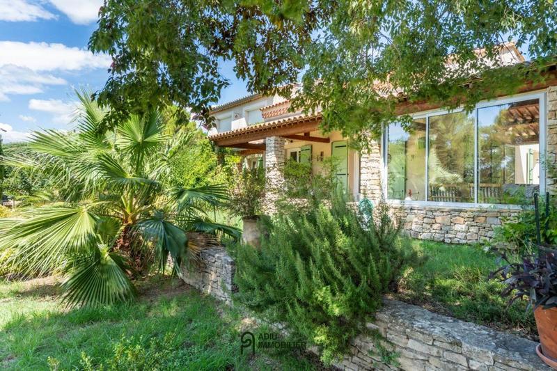 Maison - 210 m² - 6 pièces