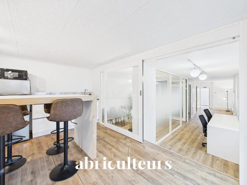 Bureau - 64 m² - 4 pièces