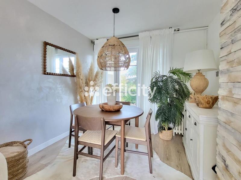 Appartement - 80 m² - 4 pièces