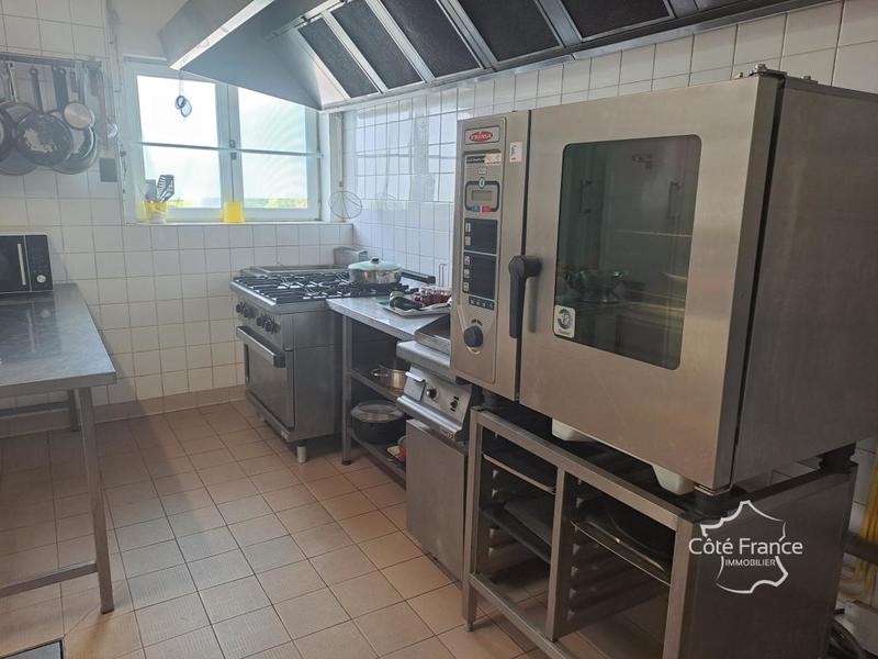 Local commercial - 2 646 m² - 3 pièces