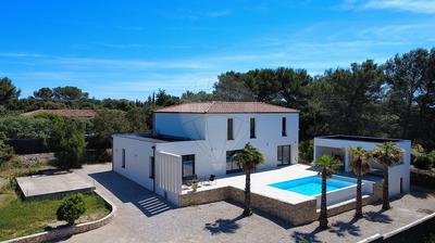 Maison - 228 m² - 5 pièces