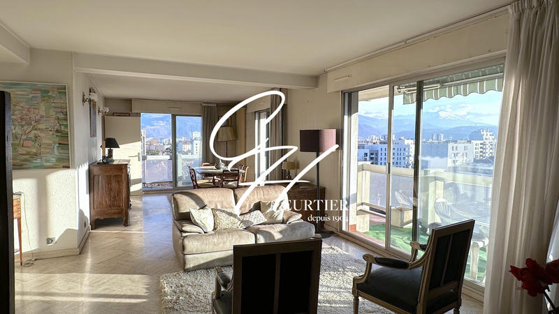 Appartement - 104 m² - 4 pièces