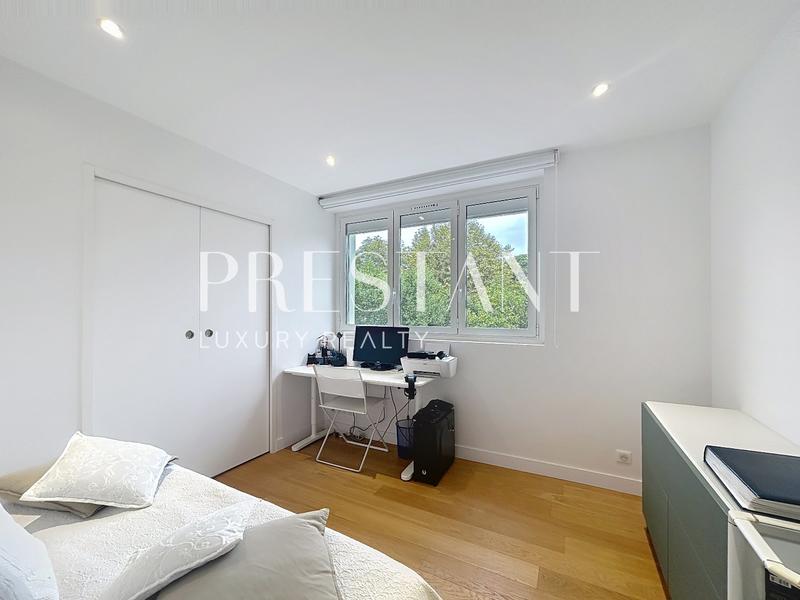 Appartement - 99 m² - 4 pièces