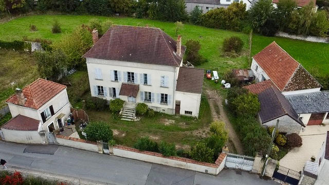 Propriété - 246 m² - 7 pièces