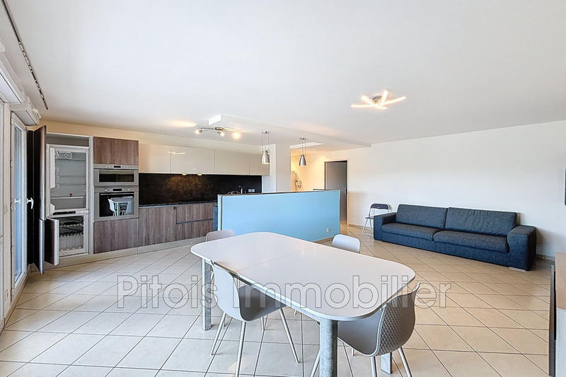 Appartement - 75 m² - 3 pièces