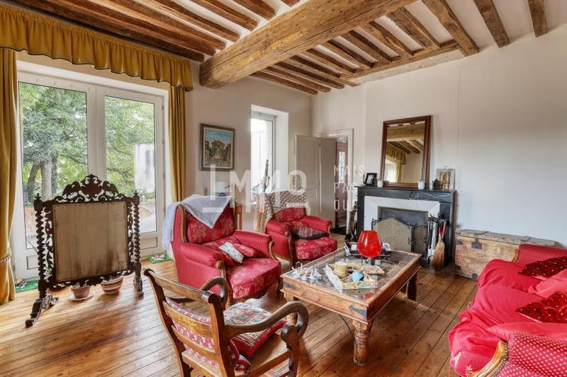 Maison - 242 m² - 8 pièces