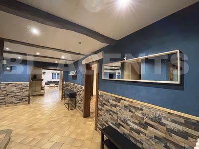 Maison - 214 m² - 7 pièces