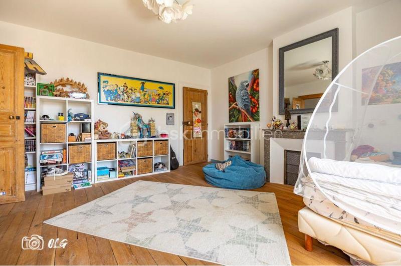 Maison de maîtres - 240 m² - 7 pièces