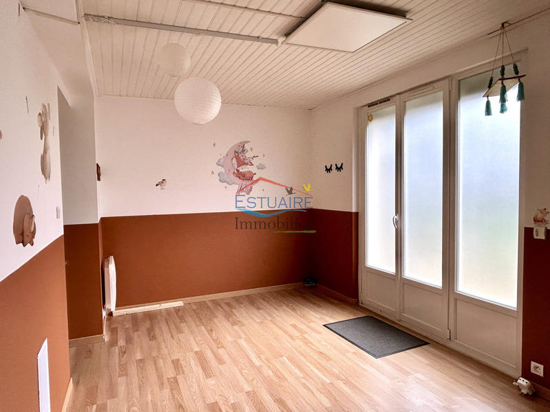 Maison - 220 m² - 9 pièces