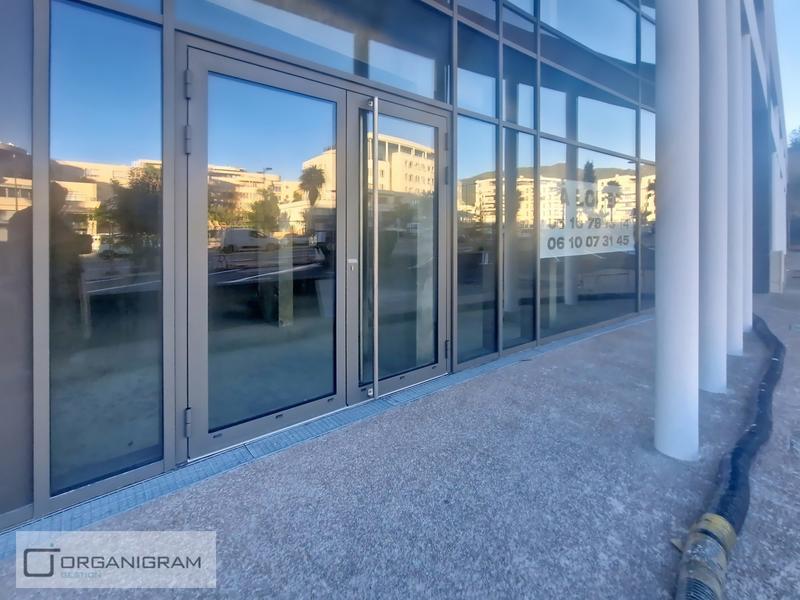 Local commercial - 157 m²