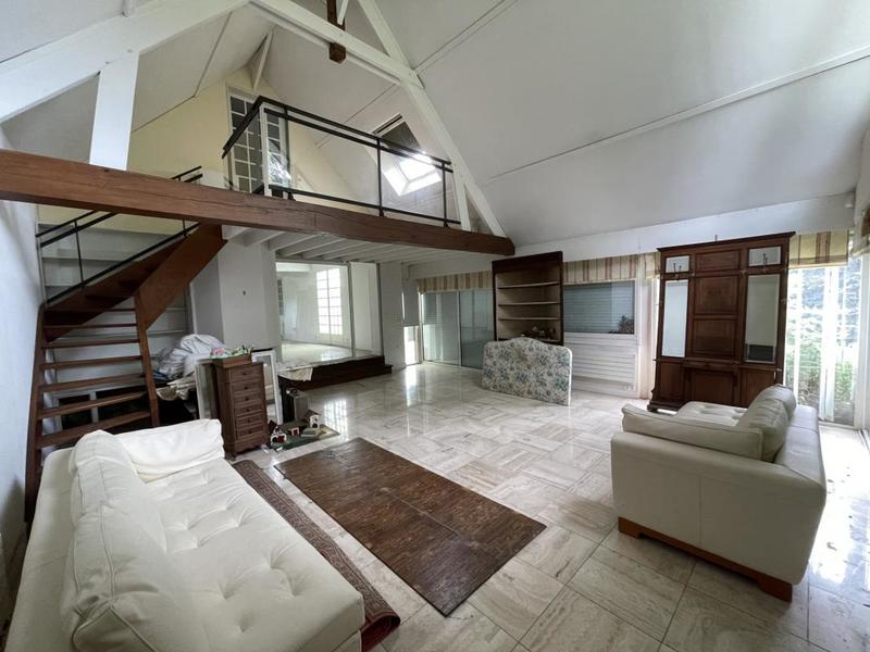 Propriété - 200 m² - 8 pièces