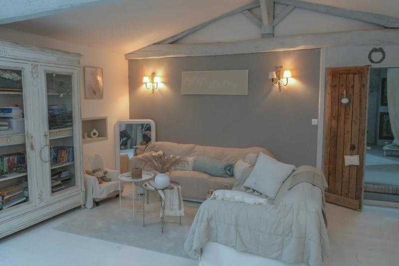 Maison en pierre - 350 m² - 8 pièces