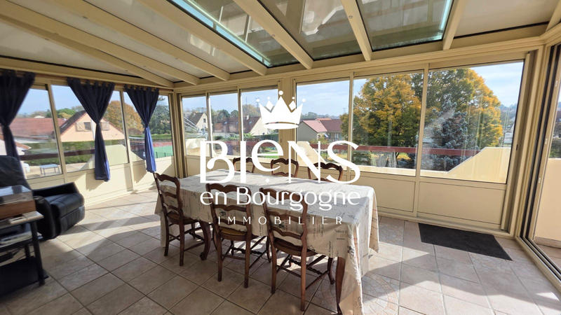 Maison traditionnelle - 174 m² - 7 pièces