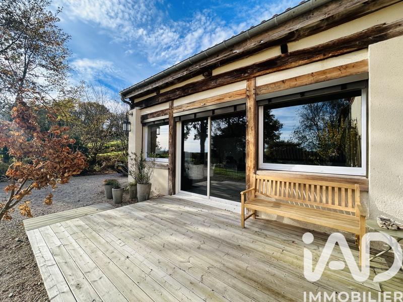 Maison - 240 m² - 8 pièces