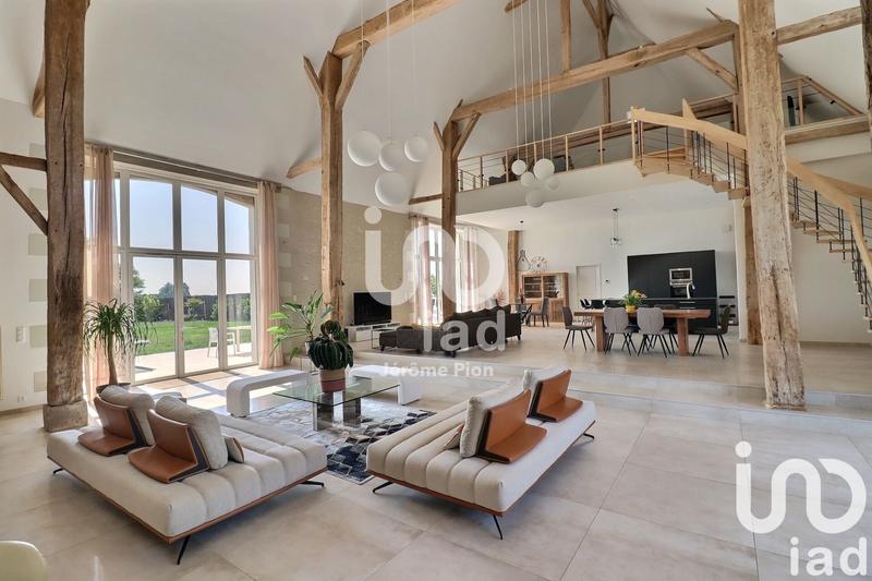 Maison - 470 m² - 10 pièces