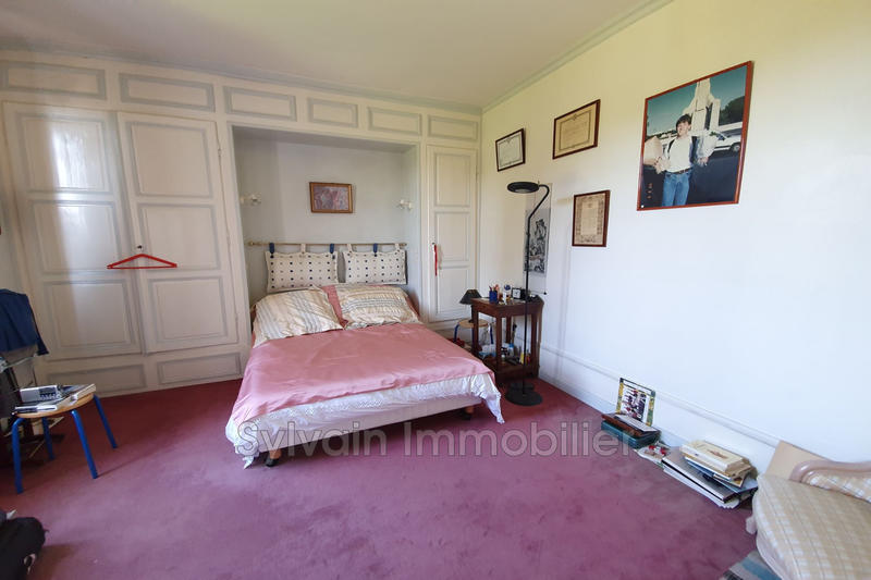Maison - 231 m² - 11 pièces