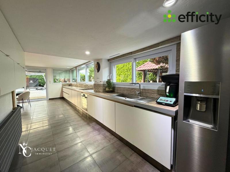 Villa - 200 m² - 8 pièces