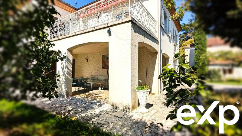 Maison traditionnelle - 175 m² - 8 pièces