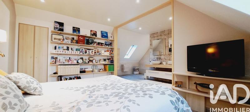 Maison - 202 m² - 8 pièces