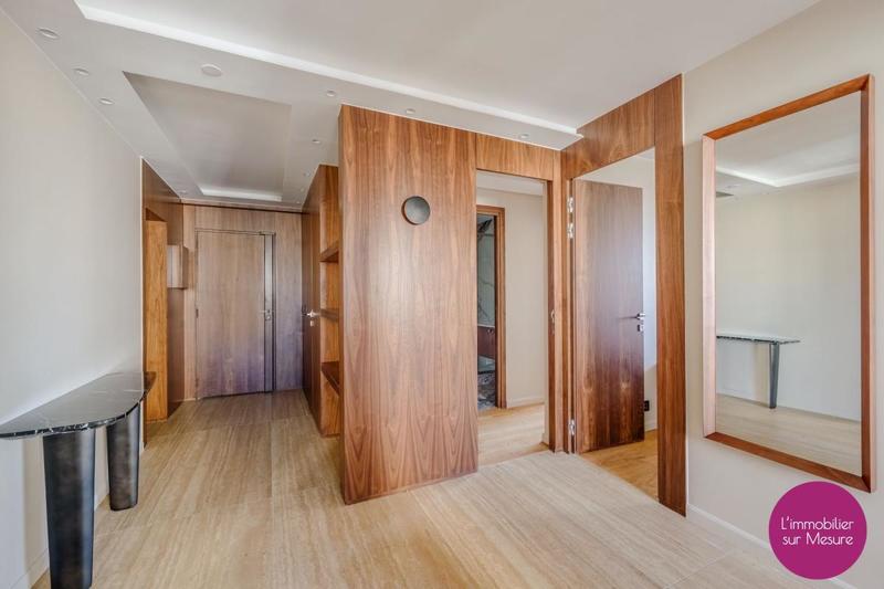 Appartement - 95 m² - 5 pièces