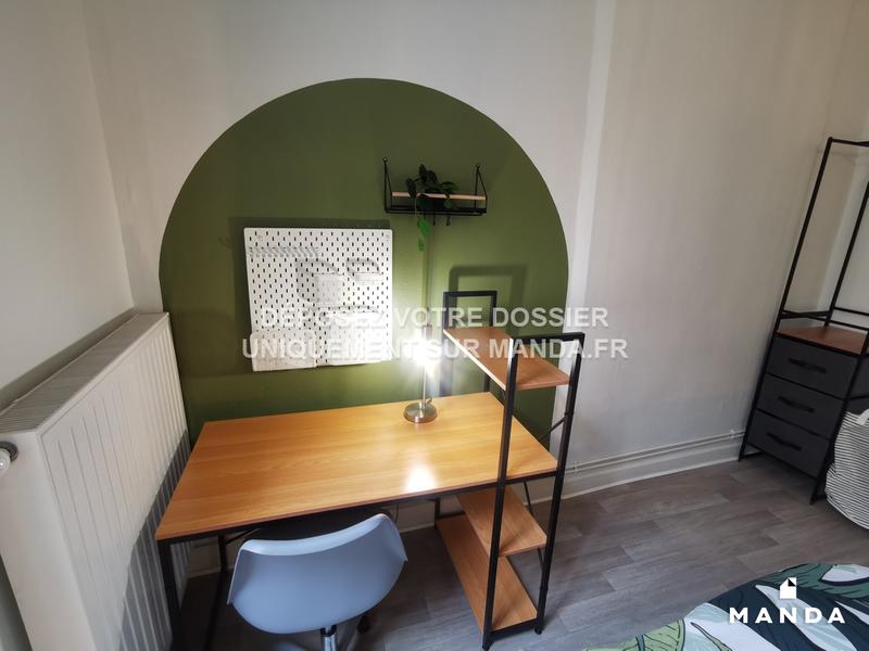 Chambre - 11 m² - 5 pièces