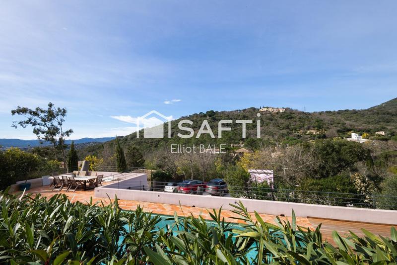 Maison - 298 m² - 10 pièces