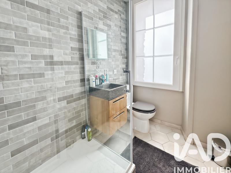 Maison - 220 m² - 7 pièces