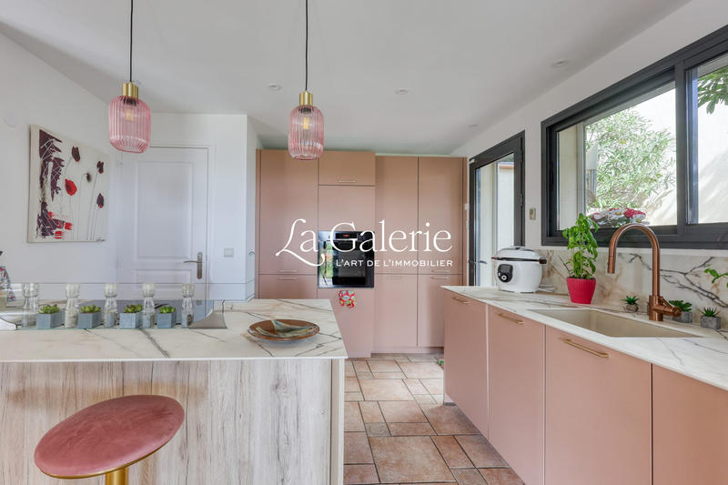 Villa - 240 m² - 7 pièces