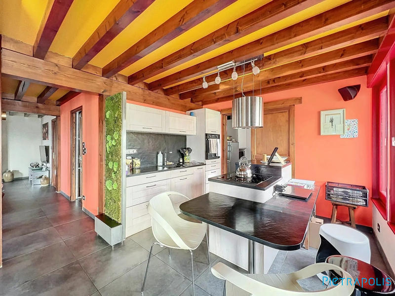 Maison - 232 m² - 9 pièces