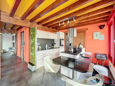 Maison - 232 m² - 9 pièces