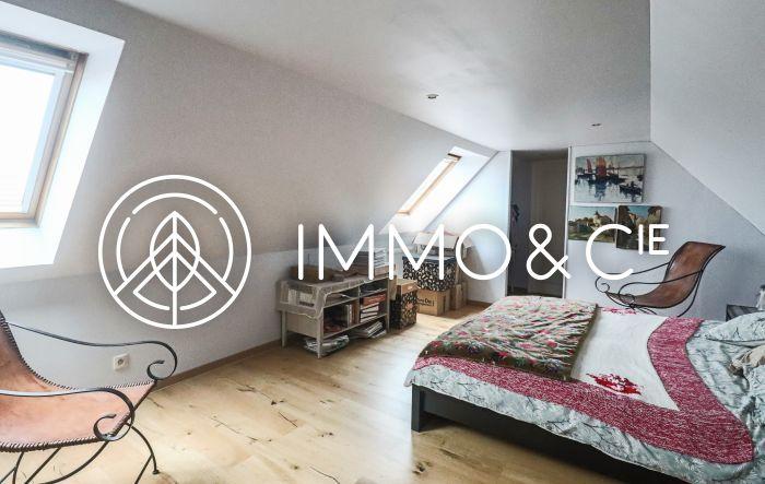 Maison - 230 m² - 8 pièces