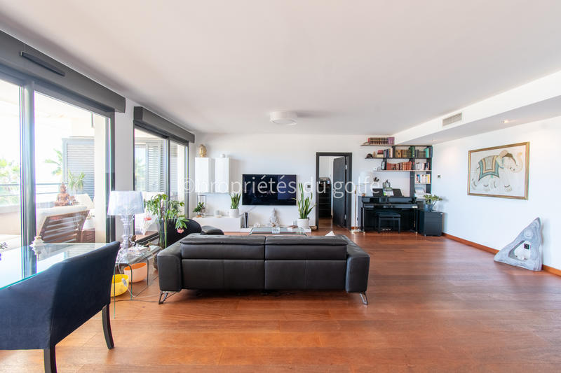 Appartement - 132 m² - 4 pièces