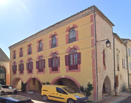 Maison de village - 450 m² - 11 pièces